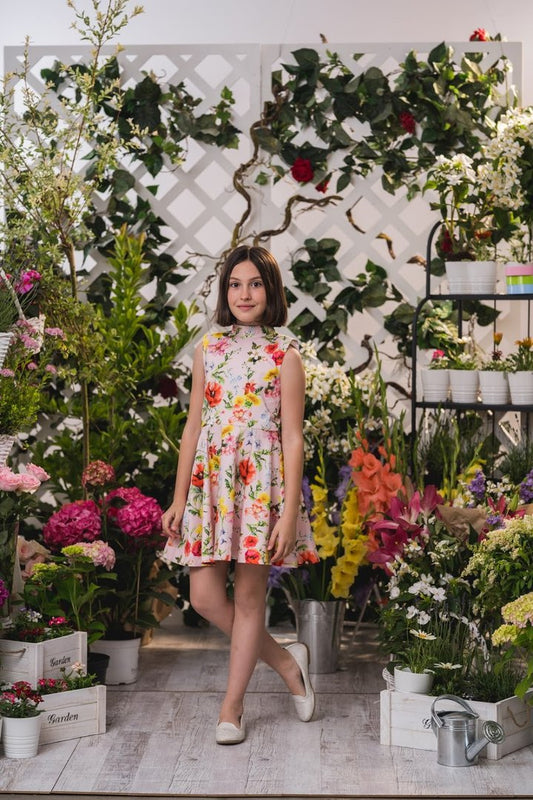 Rosa Kleid mit Blumen aus Baumwollsatin